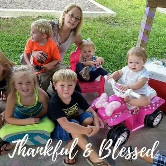 Meet your Posher, Amanda - Picture 1 of 1